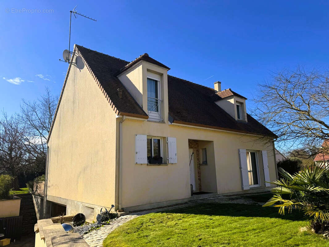 Maison à FONTENAY-SUR-EURE