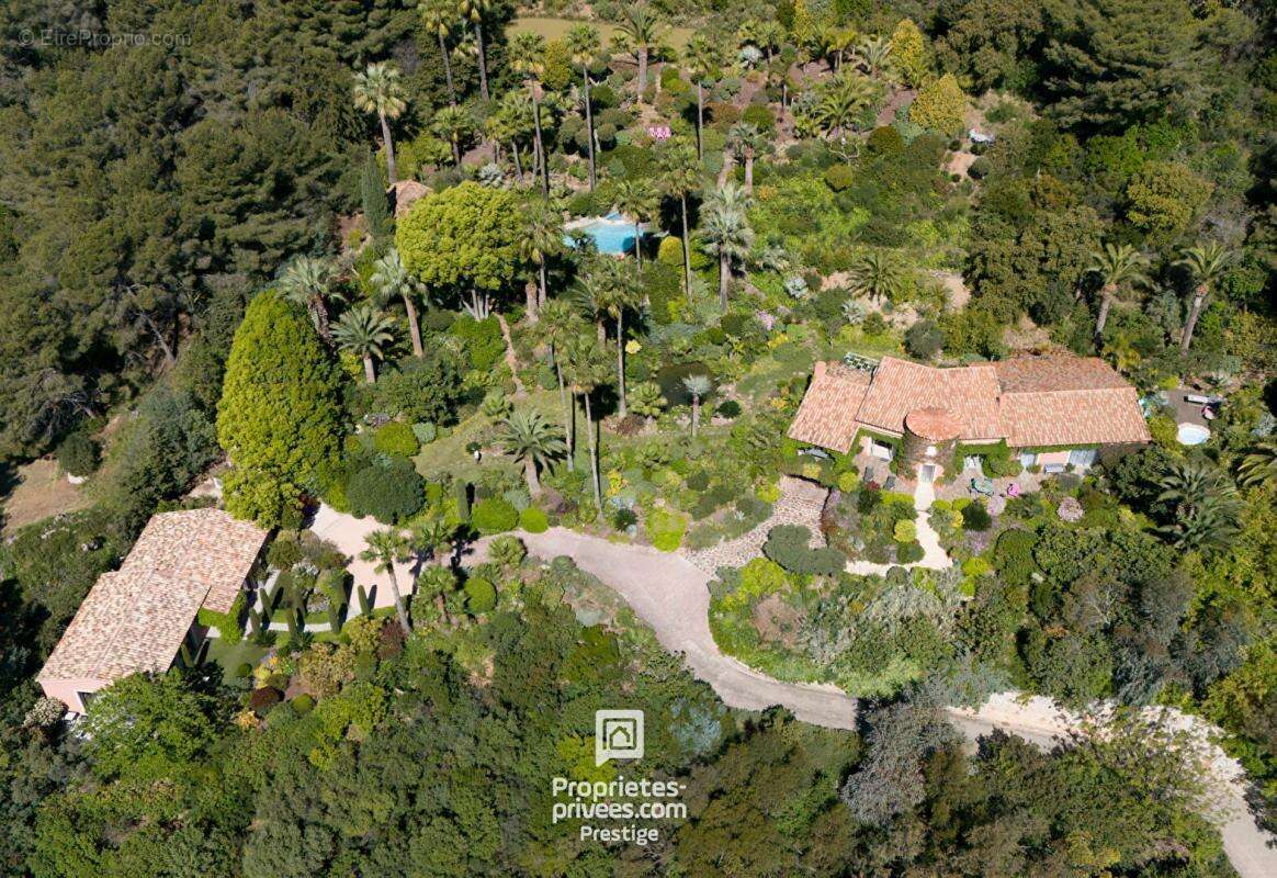 Maison à CARQUEIRANNE