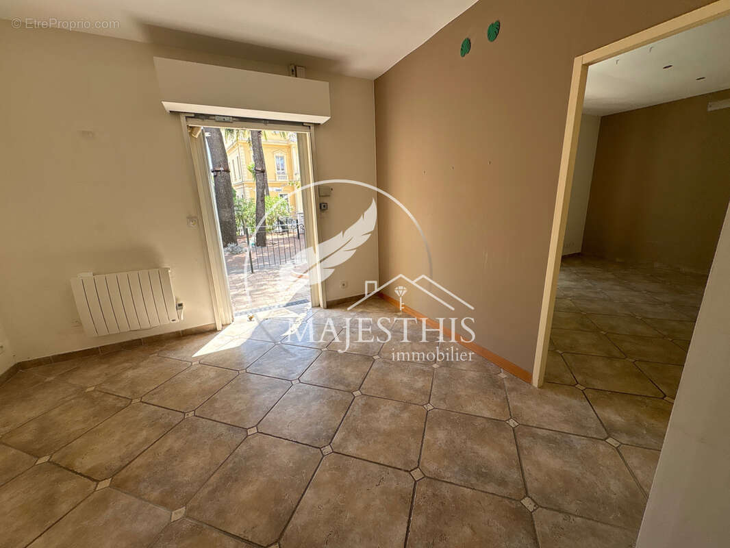 Appartement 69 m2 avec grande terrasse en rez de jardin- centre ville; - photo 3
