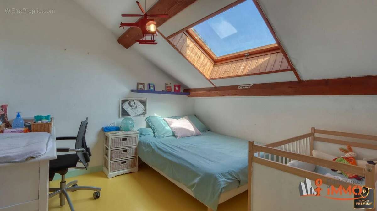 Maison à MONTROND-LES-BAINS