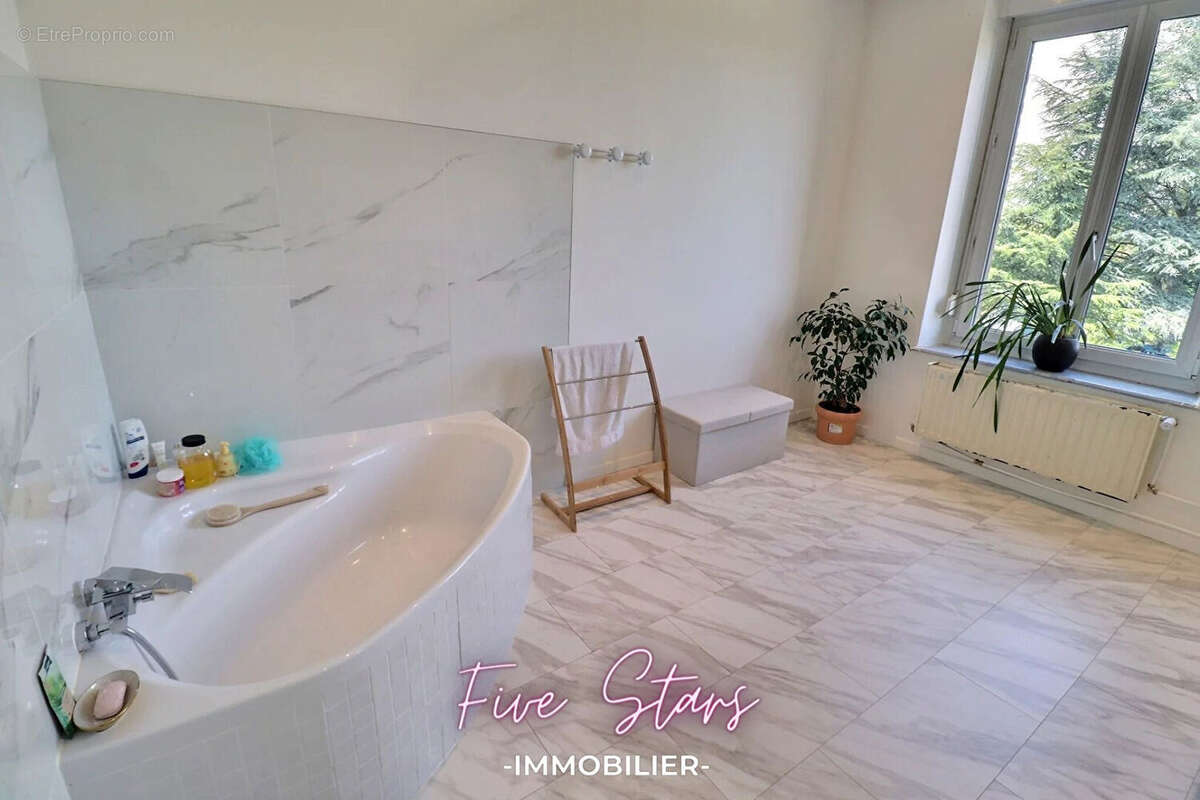 Maison à DOMMARY-BARONCOURT