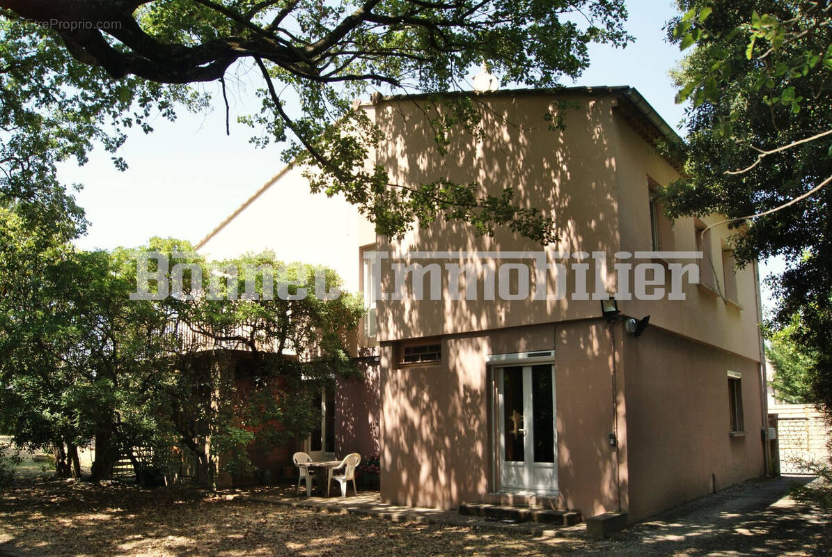 Maison à VALREAS