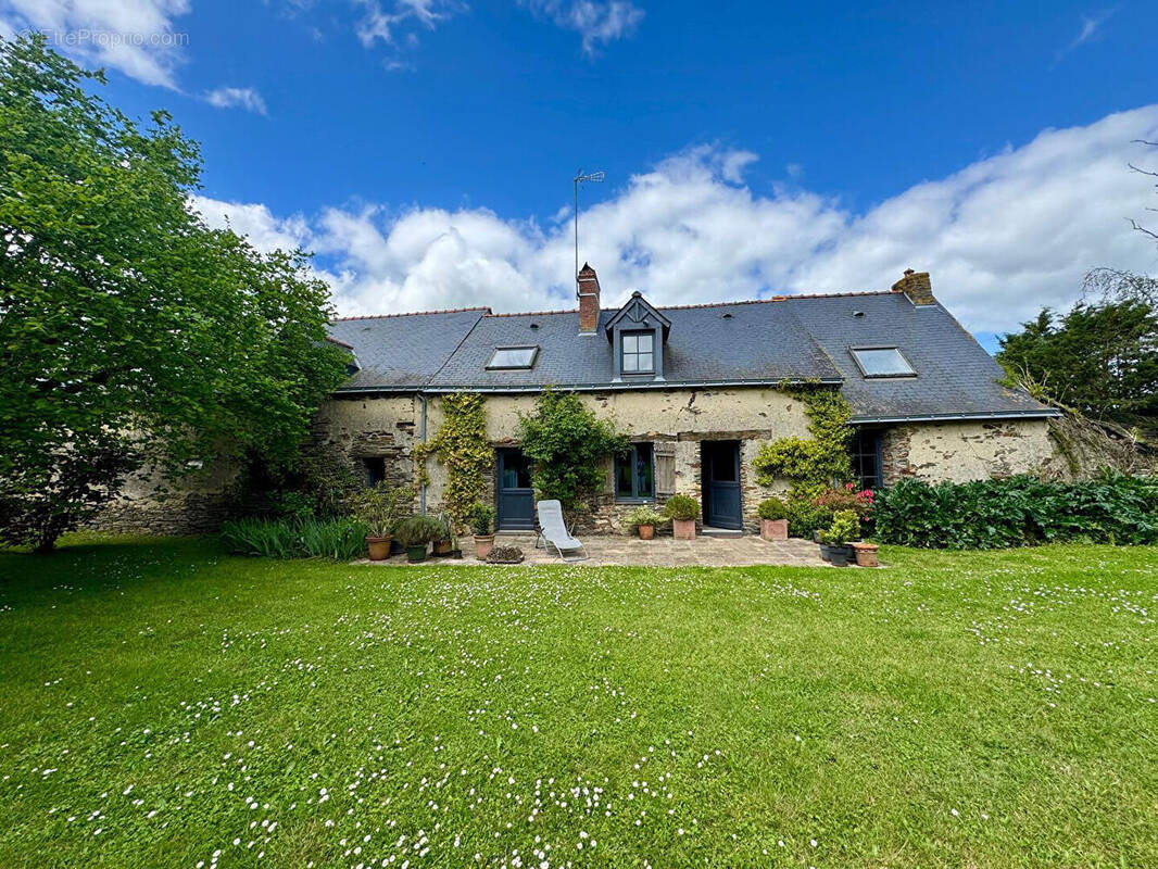 Maison à LE LOUROUX-BECONNAIS