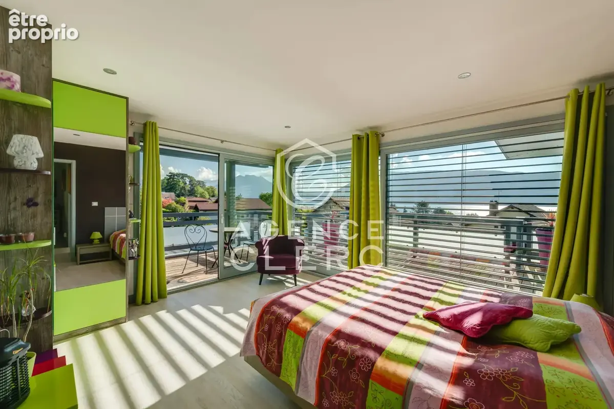 Veyrier-du-Lac,  villa contemporaine  proche et vue lac - photo 23