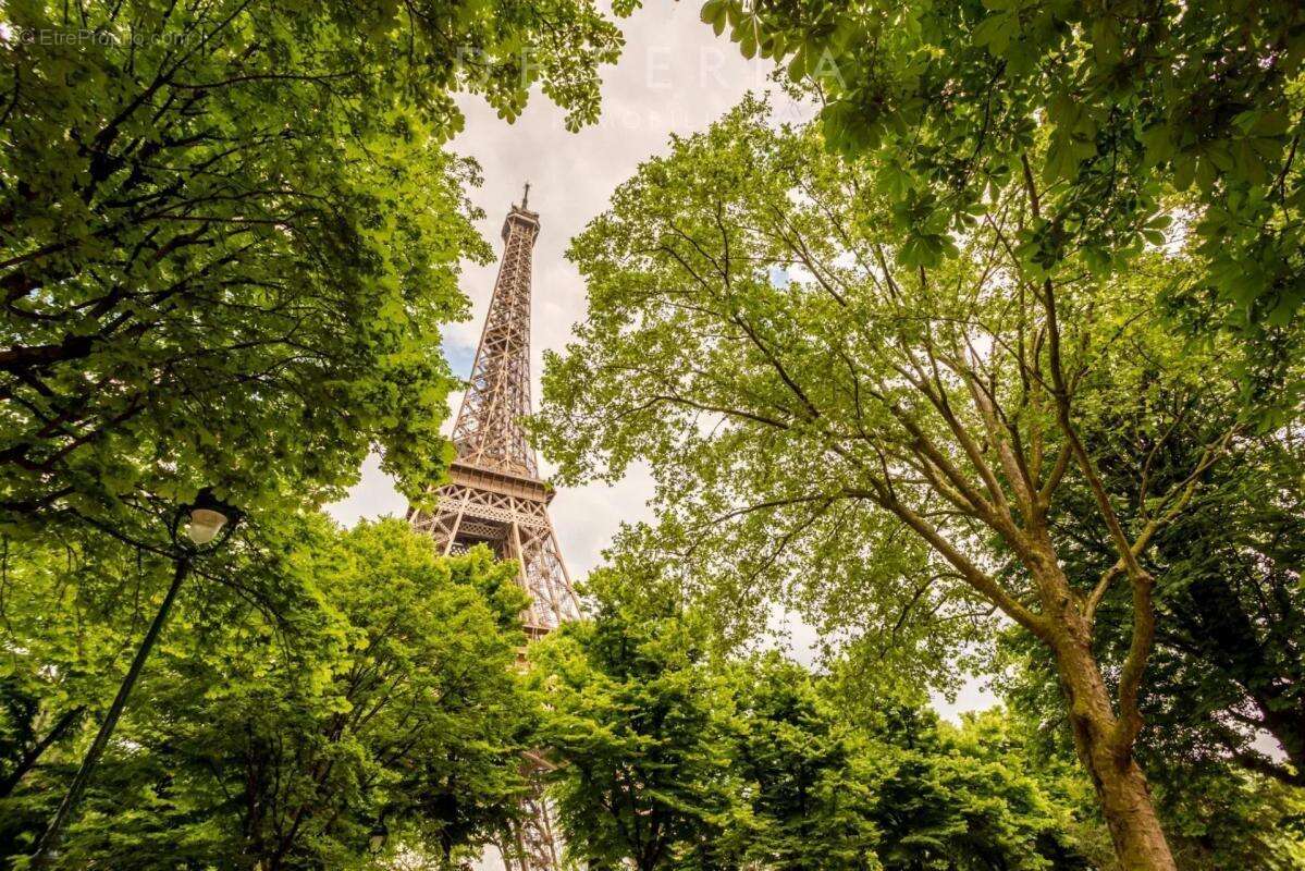 Appartement à PARIS-7E