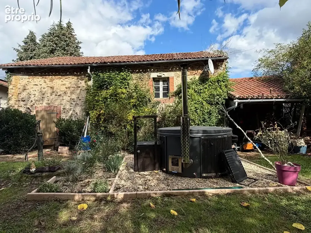 HAUTE VIENNE - Charmante maison familiale avec 5 chambres, grande grange, cour privative, verger et équipements énergétiques per - photo 2