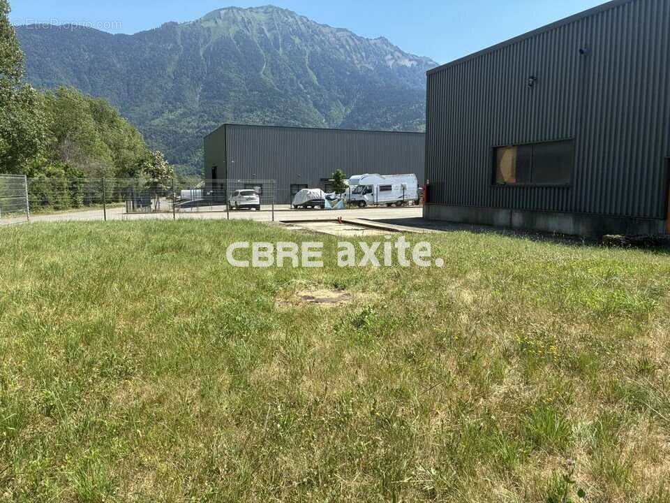 780 m² à Saint-Ferreol  - photo 5