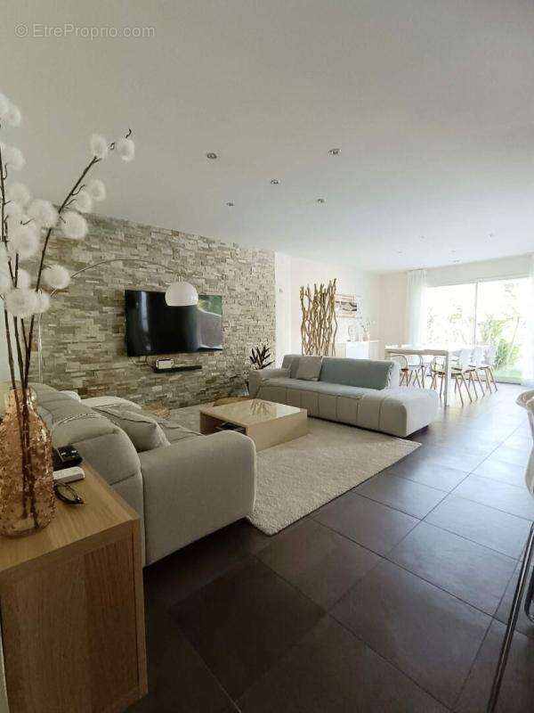 Maison Saint Chamas 5 pièce(s) Avec Piscine et jardin aménagé - photo 14