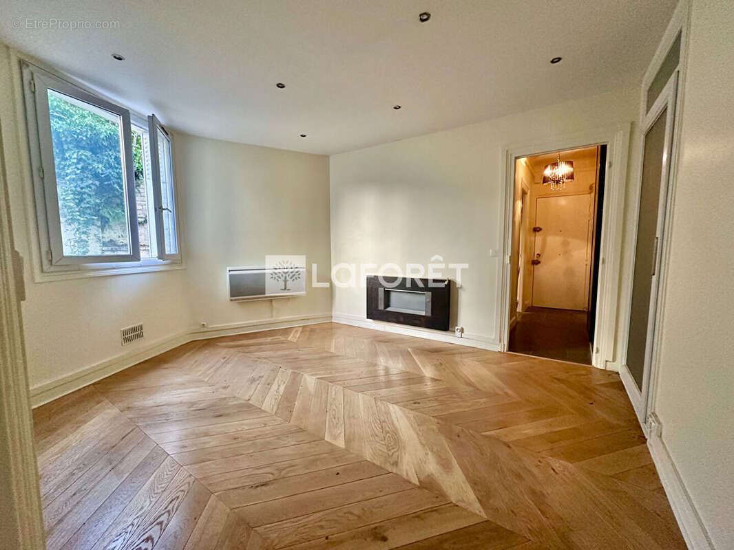 Appartement Villemomble 2 pièce(s) 40.16 m2 - photo 2