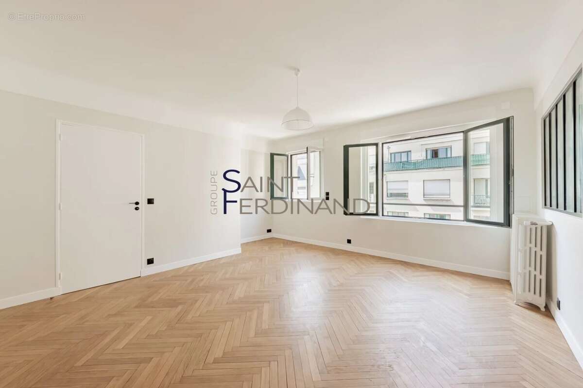 Appartement à PARIS-7E