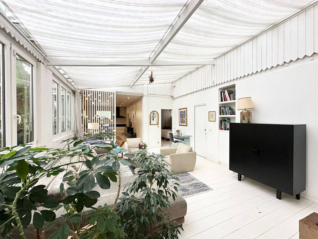 Appartement à PARIS-18E