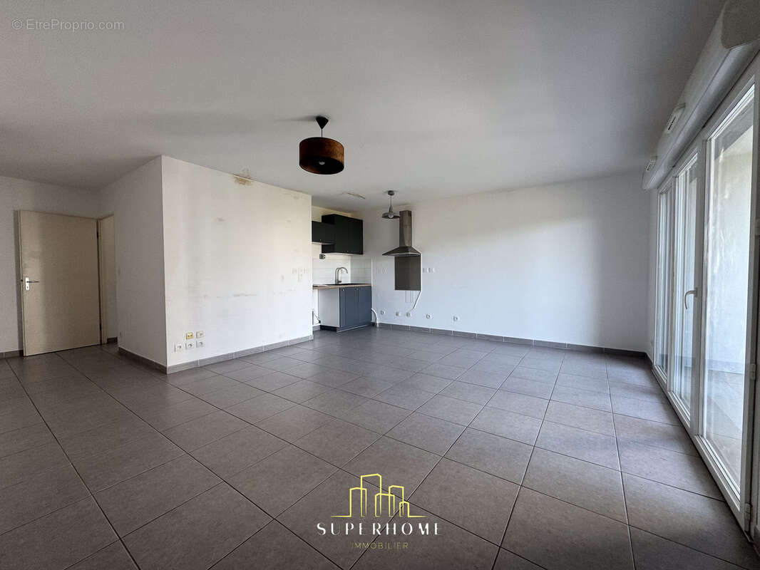 Grand t3 ensoleille et au calme avec terrasse  et  parking - photo 3