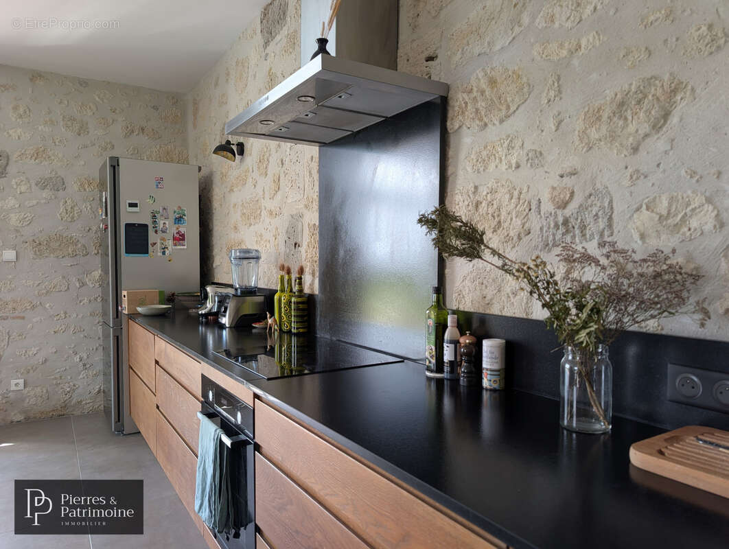 Maison à LASSERRE