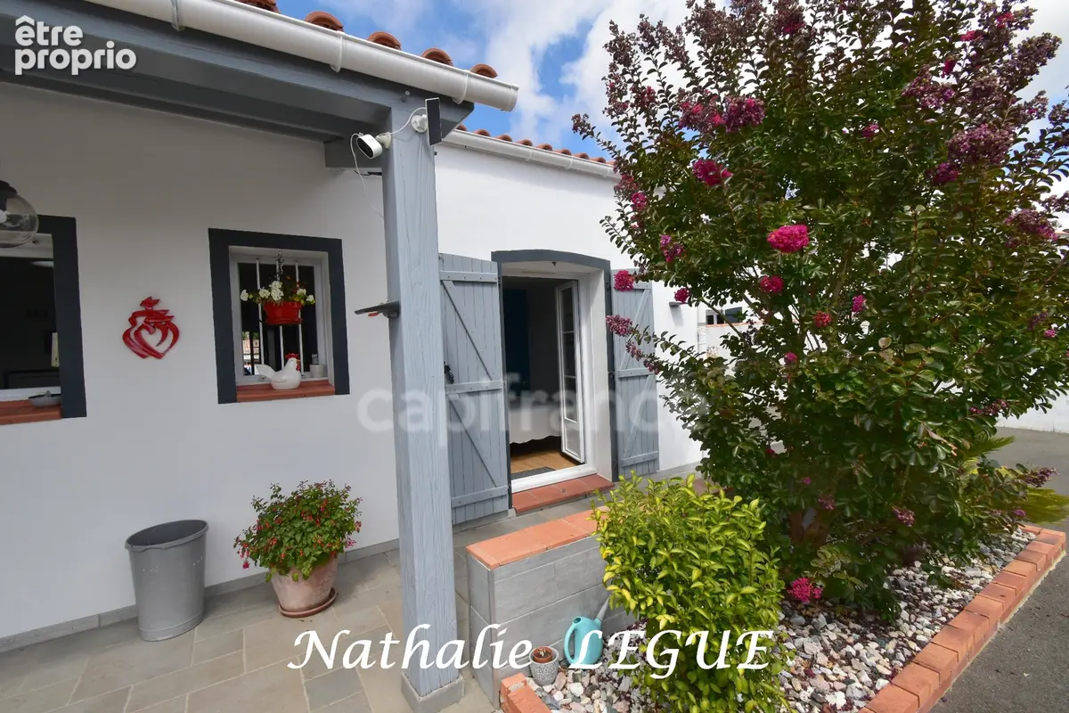 Vendée (85) entre CHALLANS et NOIRMOUTIER BEAUVOIR sur MER  Maison à vendre 8 pièces , 160 m², 4 chambres , 1 bureau ,3 WC garag - photo 8