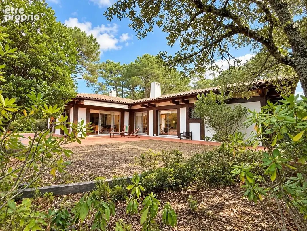 Une propriété d'exception avec un vaste terrain rare de 1700 m²  au Pyla-sur-Mer - photo 1