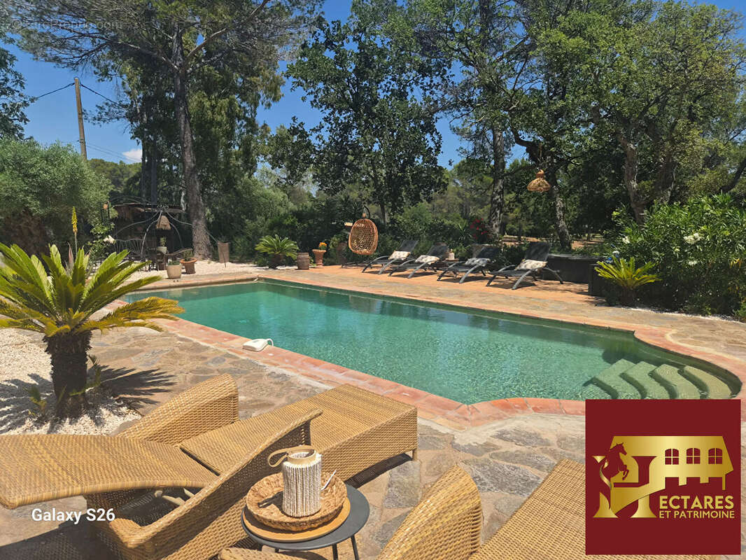 Maison à ROQUEBRUNE-SUR-ARGENS