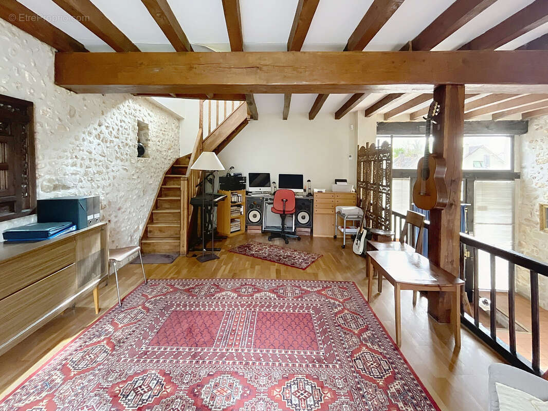 Maison en pierres avec dépendance et double garage - photo 6