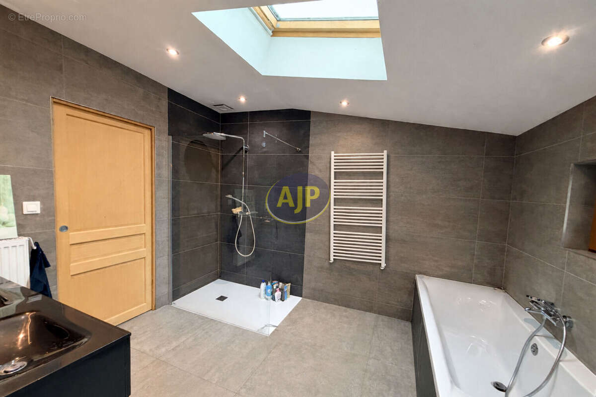 Maison à GRAND-FOUGERAY