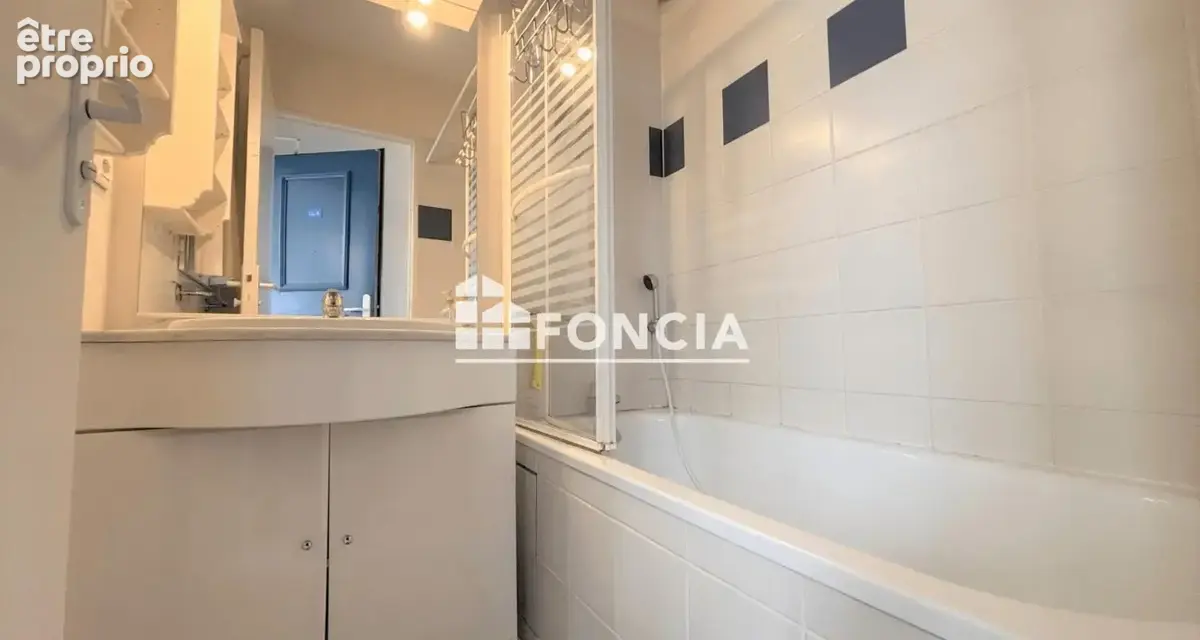 Charmant appartement, idéalement situé à quelques pas de la plage SUD de FOURAS - photo 5