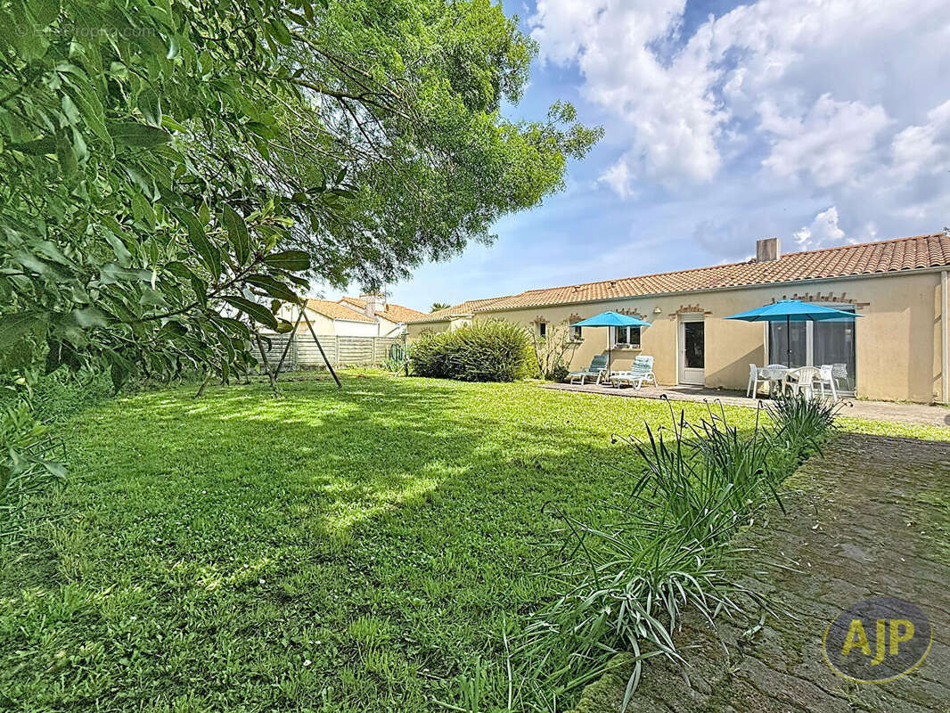 Maison Port Saint Pere 6 pièce(s) 130 m2 - photo 9