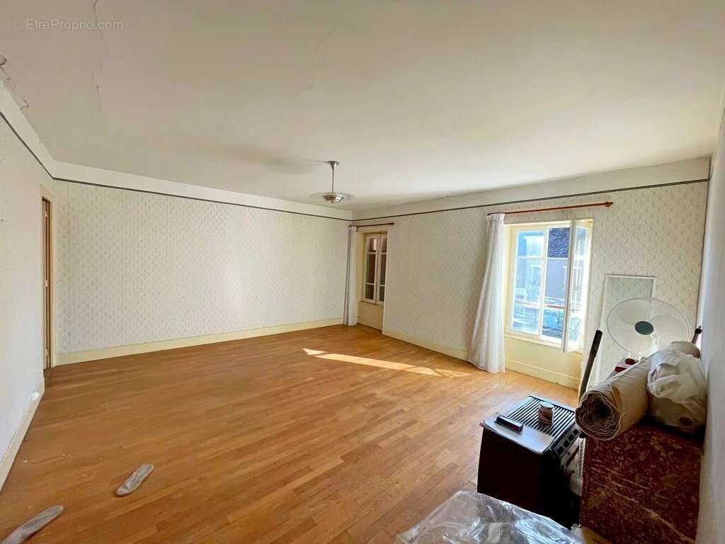 Maison à MONTSAUCHE-LES-SETTONS