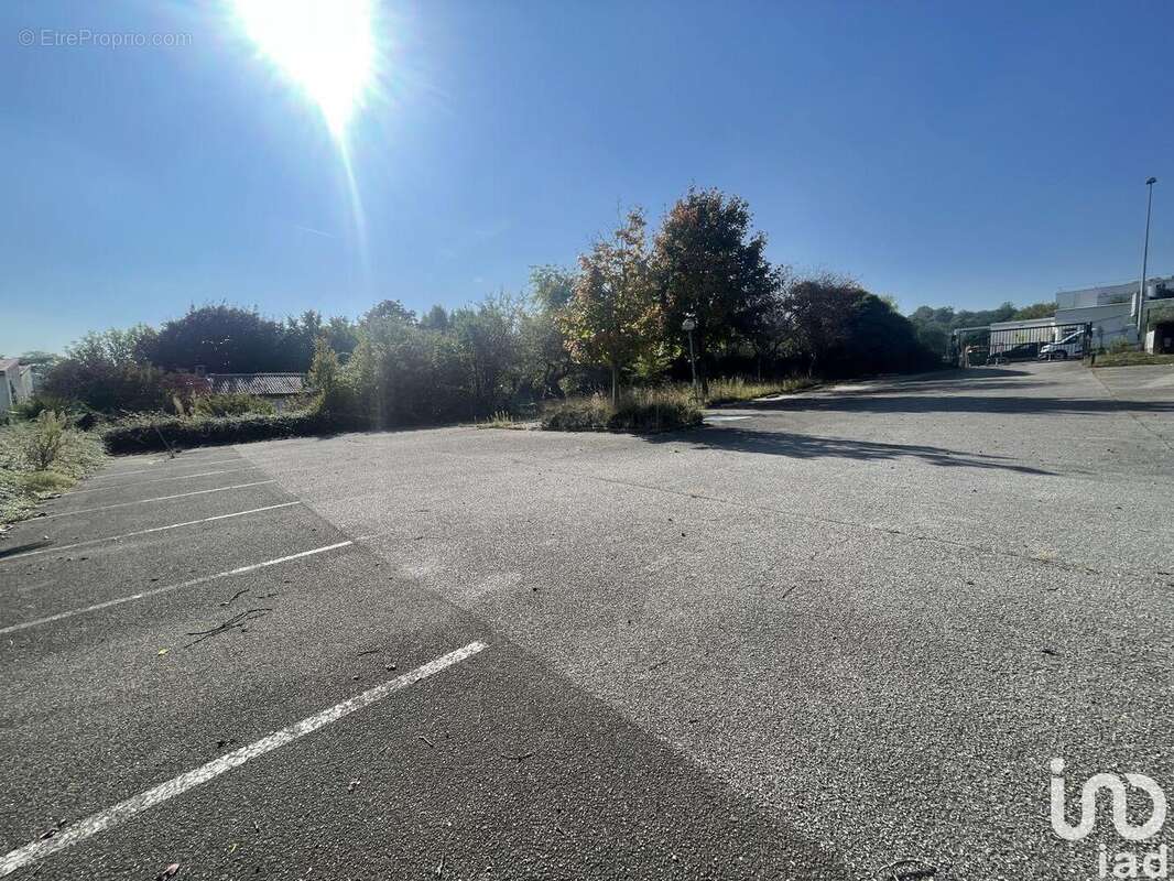 Photo 4 - Commerce à LINAS