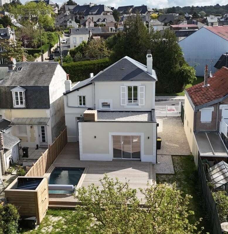 Maison à TROUVILLE-SUR-MER