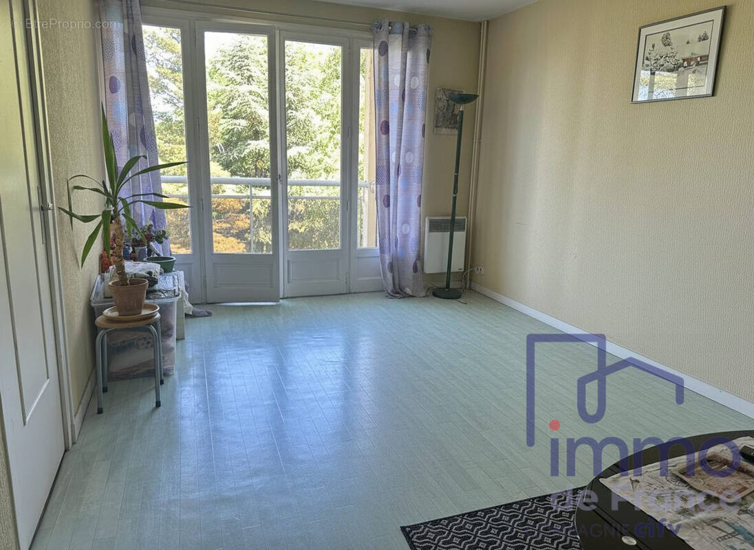 Appartement à SAINT-ETIENNE