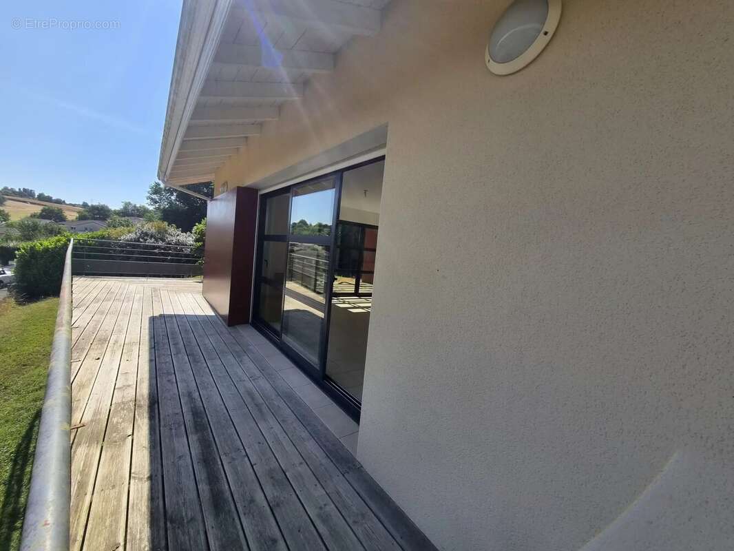 Preignan - Belle villa contemporaine Type 4 avec vue dégagée - photo 3