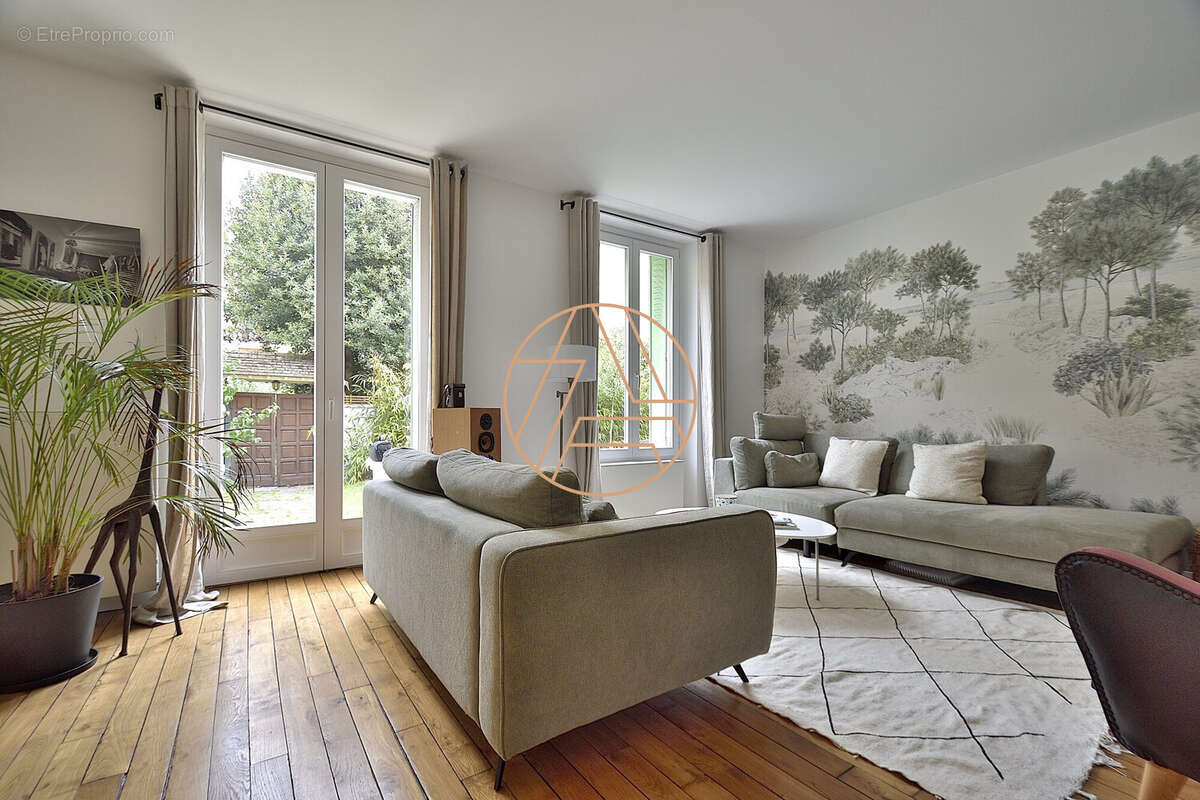 Maison à SAINT-MAUR-DES-FOSSES