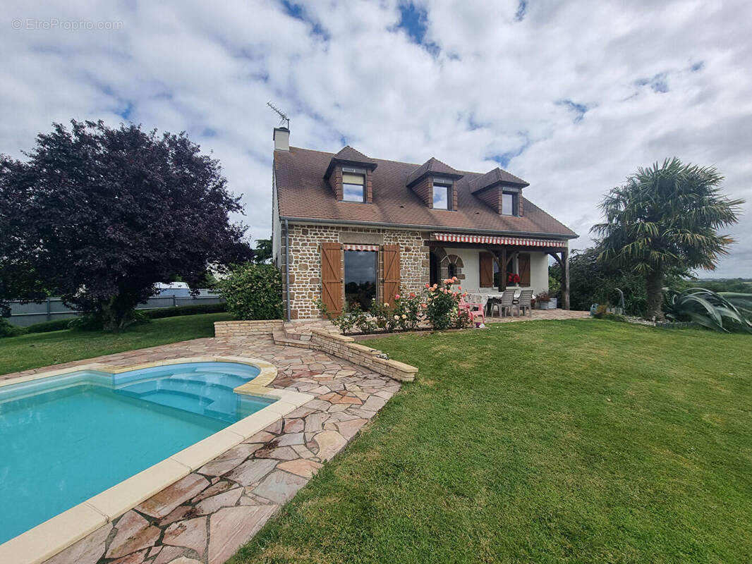 Maison à DRAGEY-RONTHON