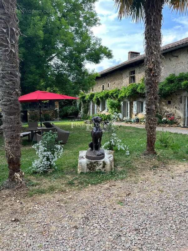 Maison à MAZEROLLES