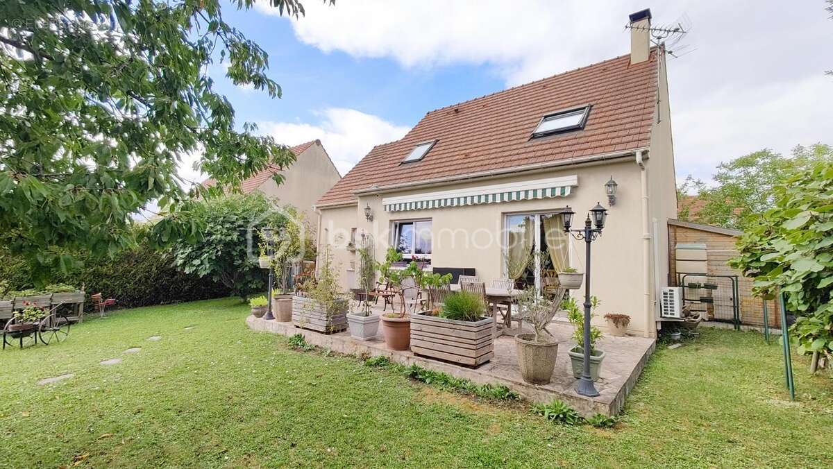 Maison à CHAUCONIN-NEUFMONTIERS