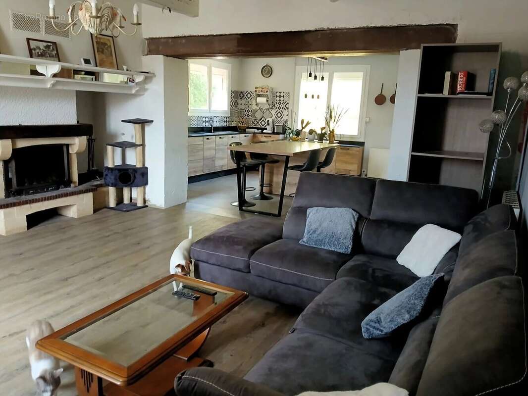 Maison à VIC-EN-BIGORRE