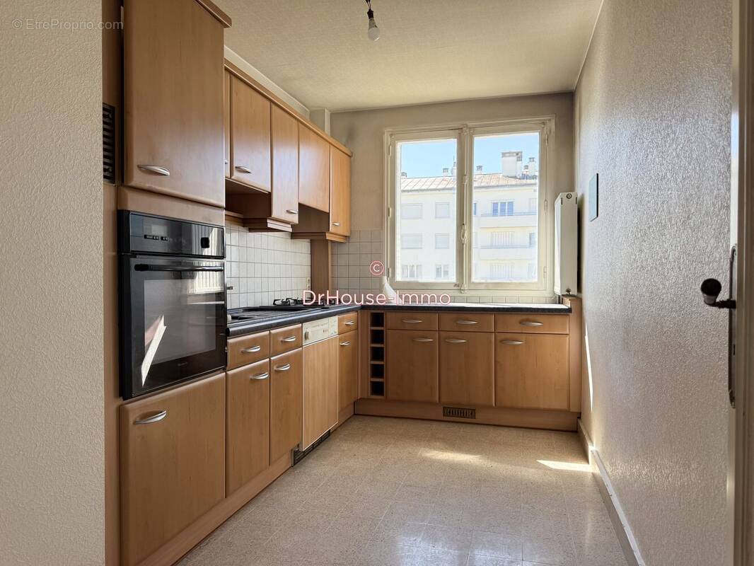 Appartement 81 m² à Troyes  - photo 2