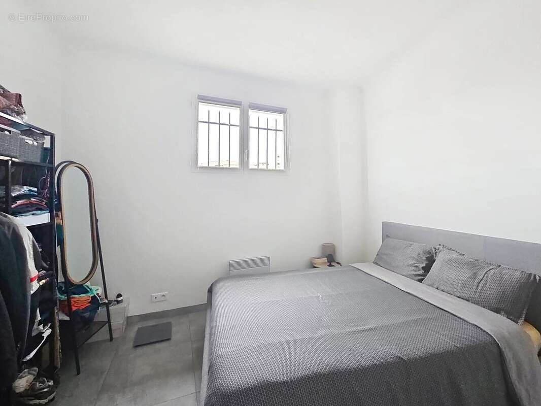 Appartement à SAINT-LAURENT-DU-VAR