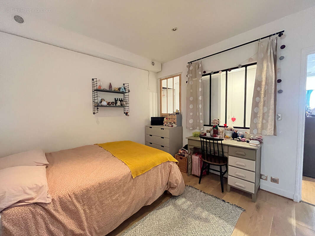 Appartement à SURESNES