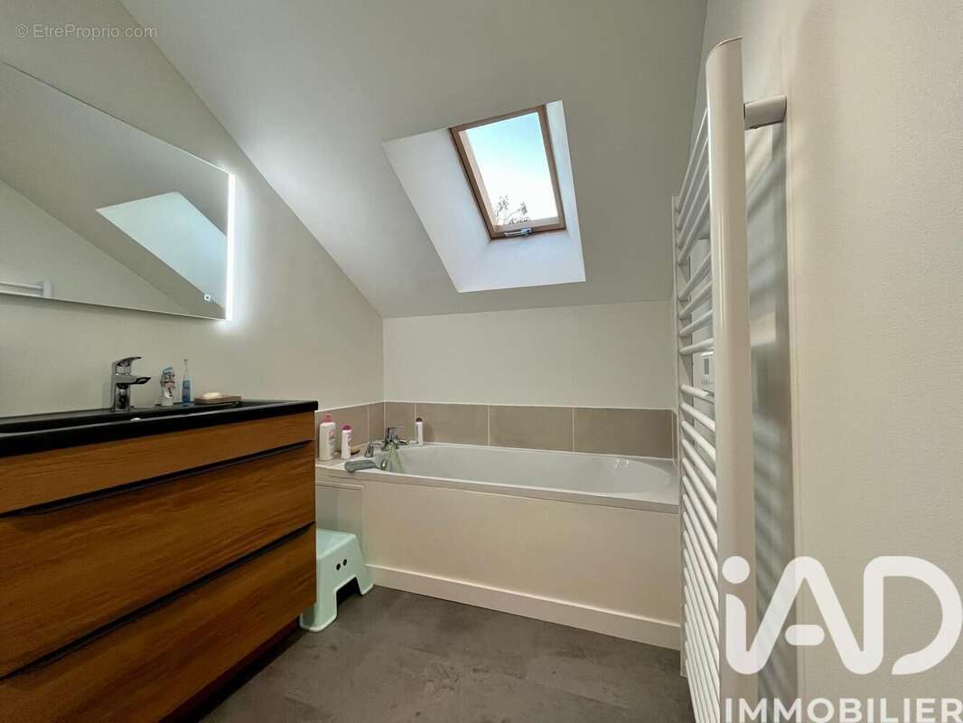 Photo 8 - Maison à GENELARD