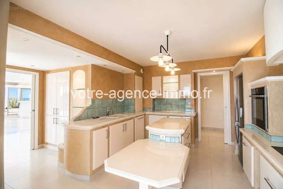 Nice Lanterne - PENTHOUSE VUE MER 360° - 190 m² + 346 m² de terrasses - Dernier étage - 2 garages - photo 15