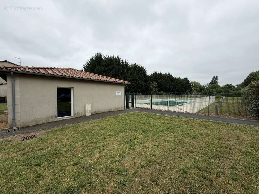Appartement à PINEUILH