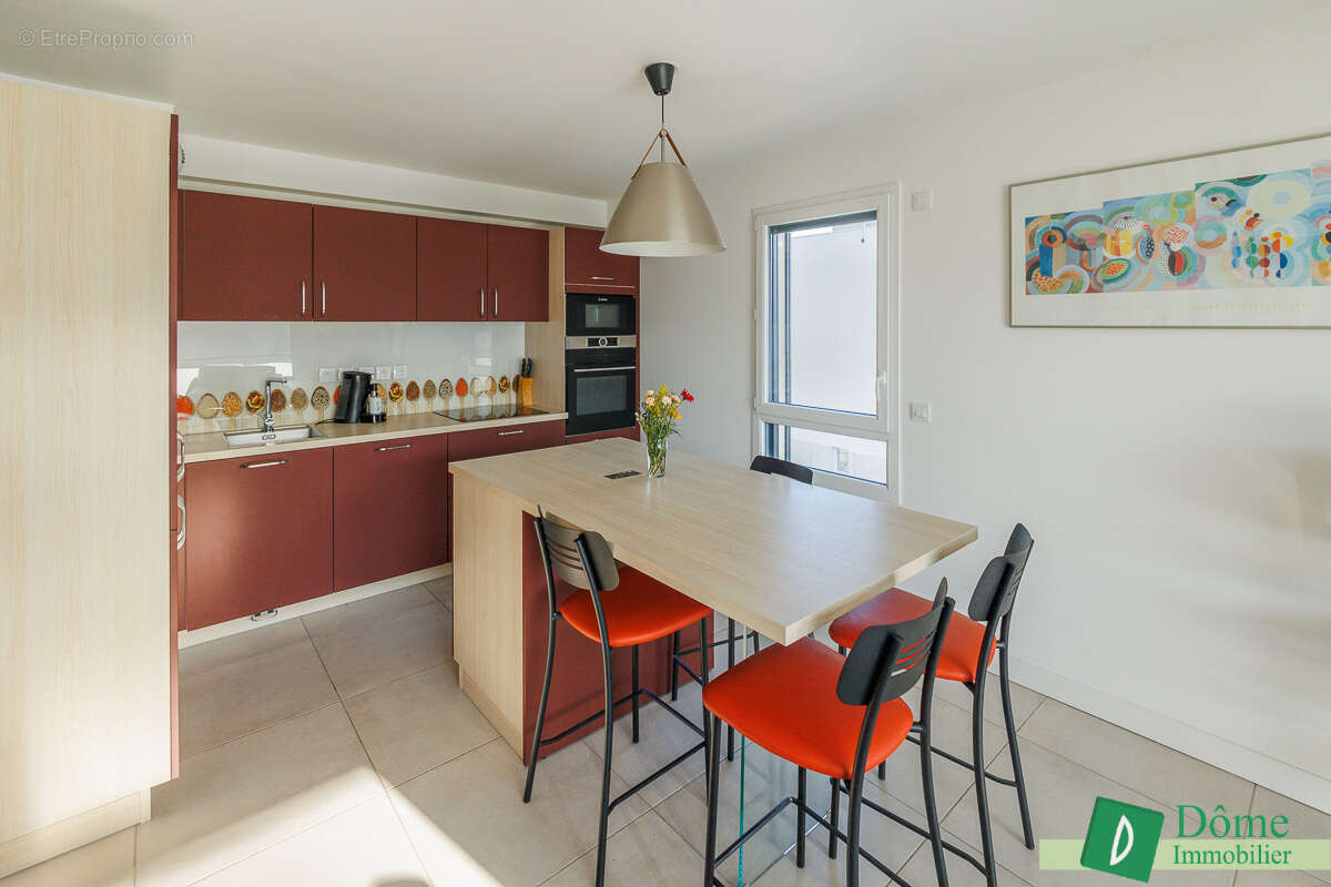 Appartement à MEYLAN