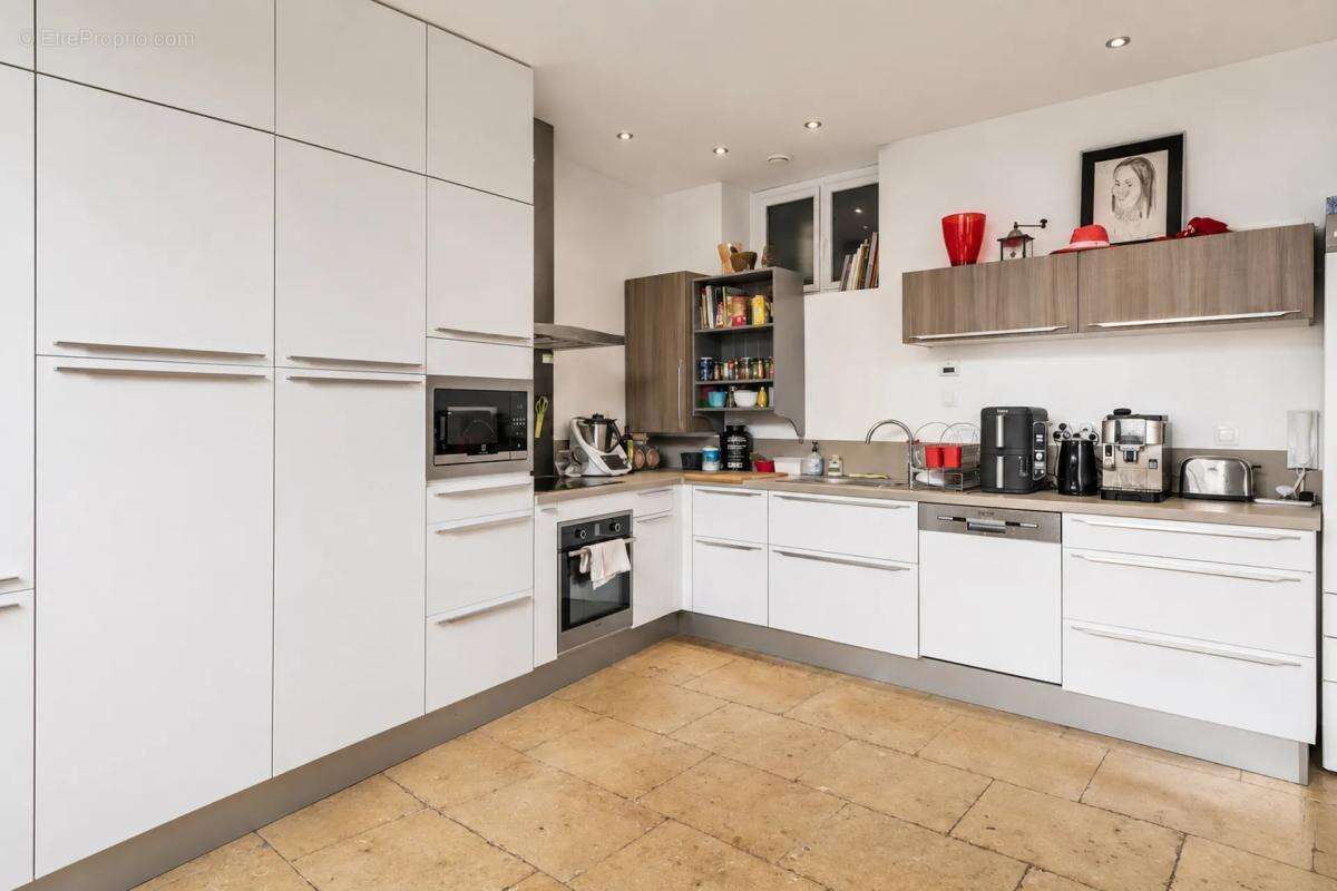 Appartement de 4 pièces de 118 m² à Nîmes - photo 8