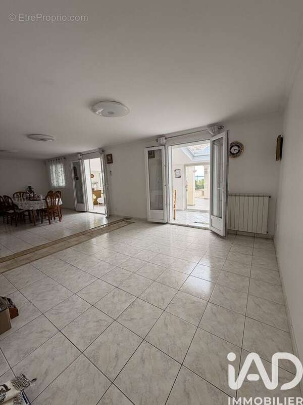 Maison 95 m² à Vitrolles  - photo 9