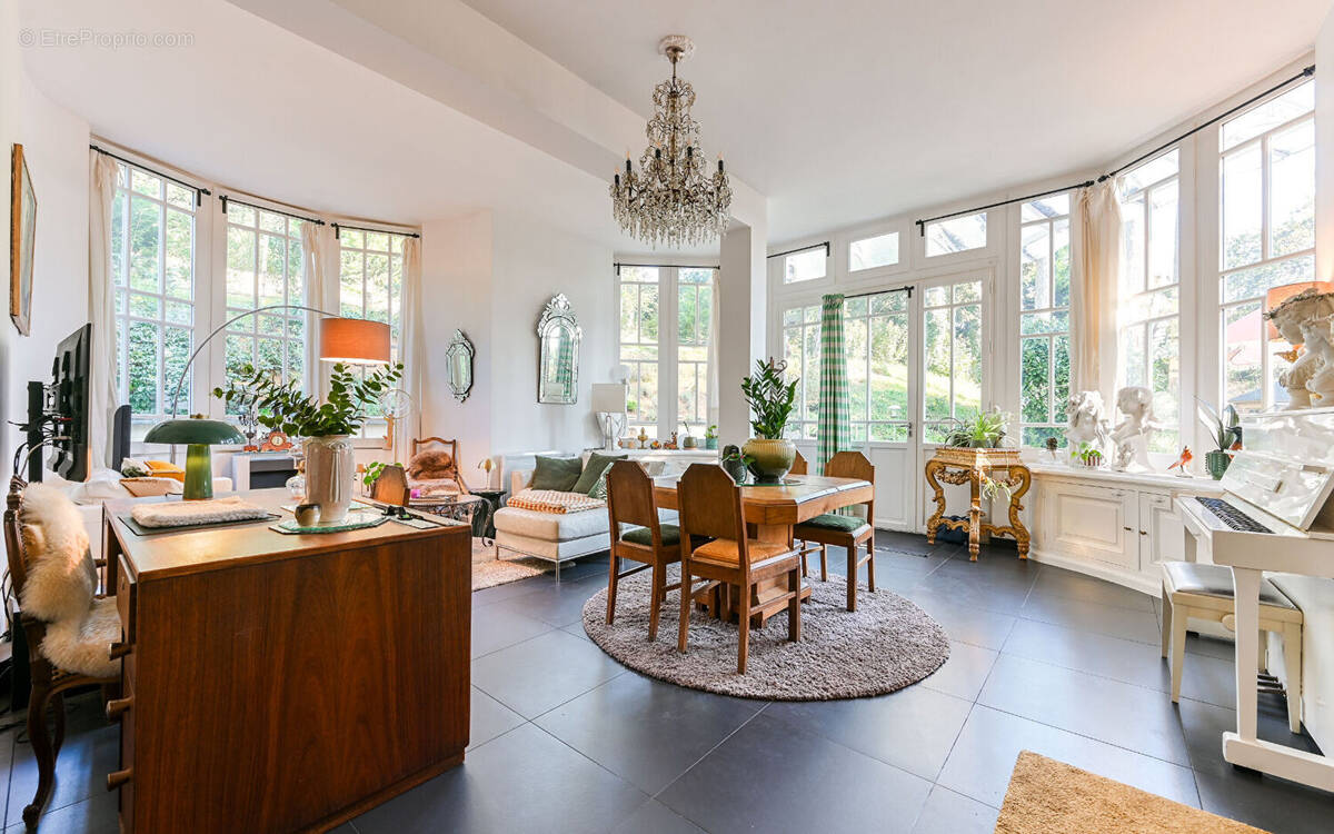 Appartement à POMMIERS