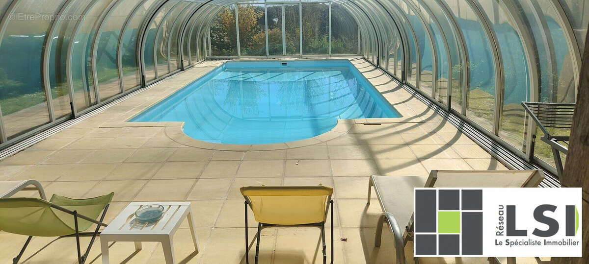 PISCINE - Maison à SAINT-DIER-D'AUVERGNE