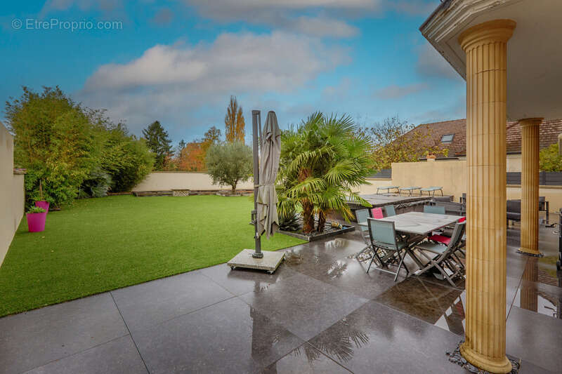 Maison à VILLAINES-SOUS-BOIS