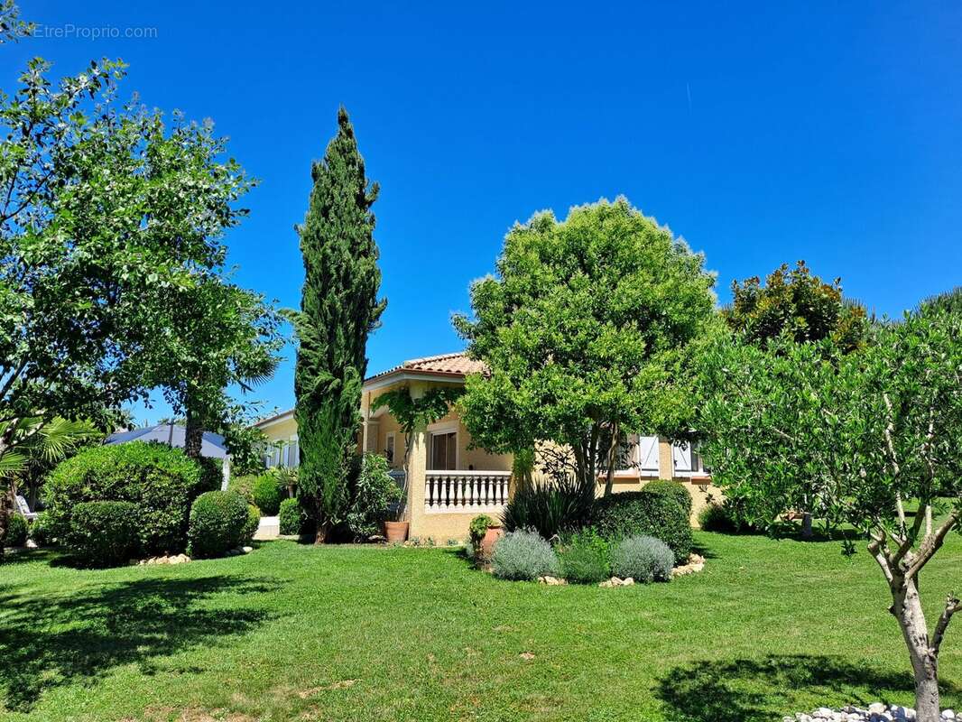 Maison à VIC-FEZENSAC