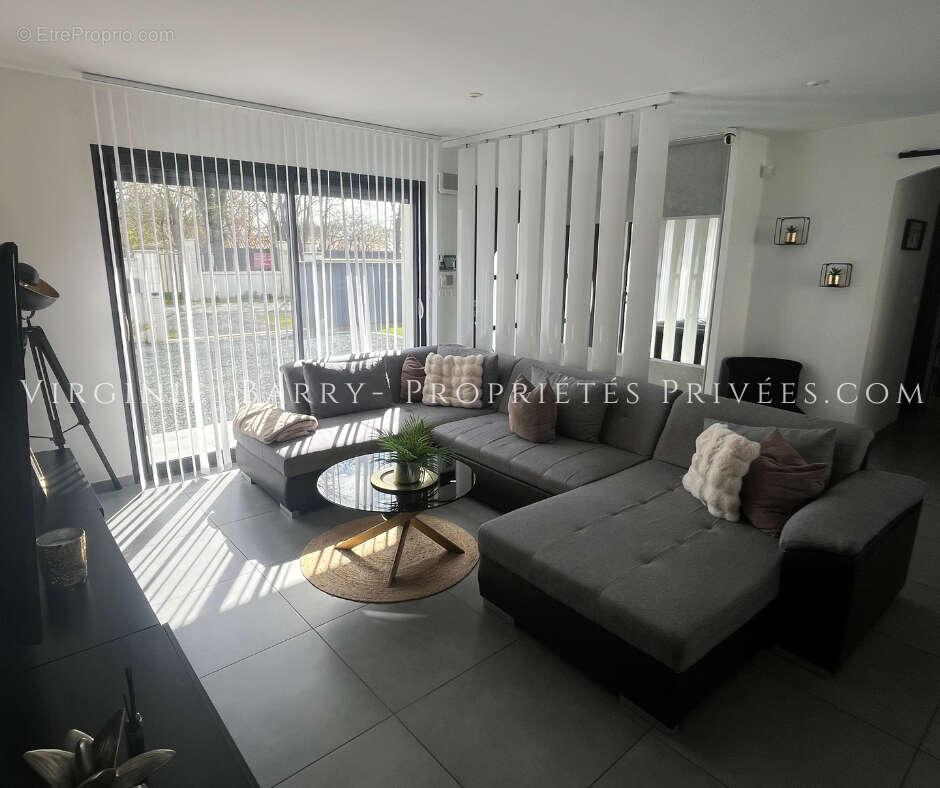 Maison à TONNAY-CHARENTE