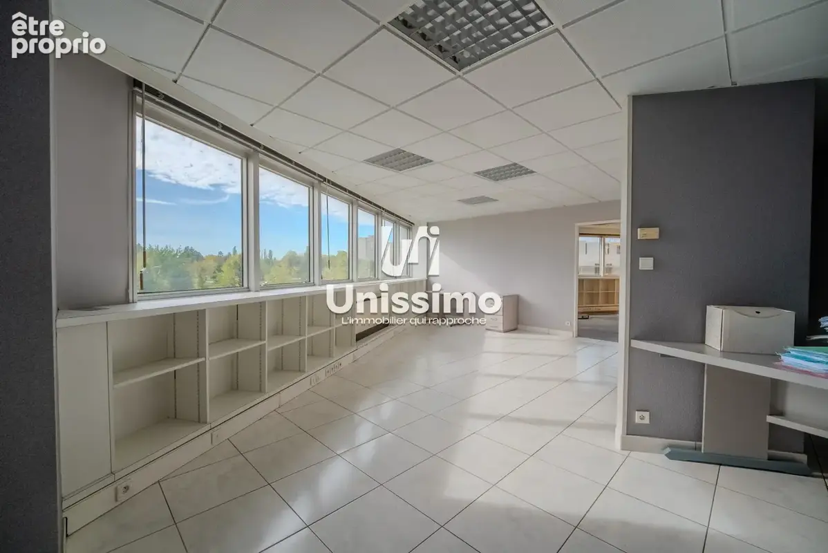 Commerce 300 m² à vendre à Montbeliard (25200) - photo 4