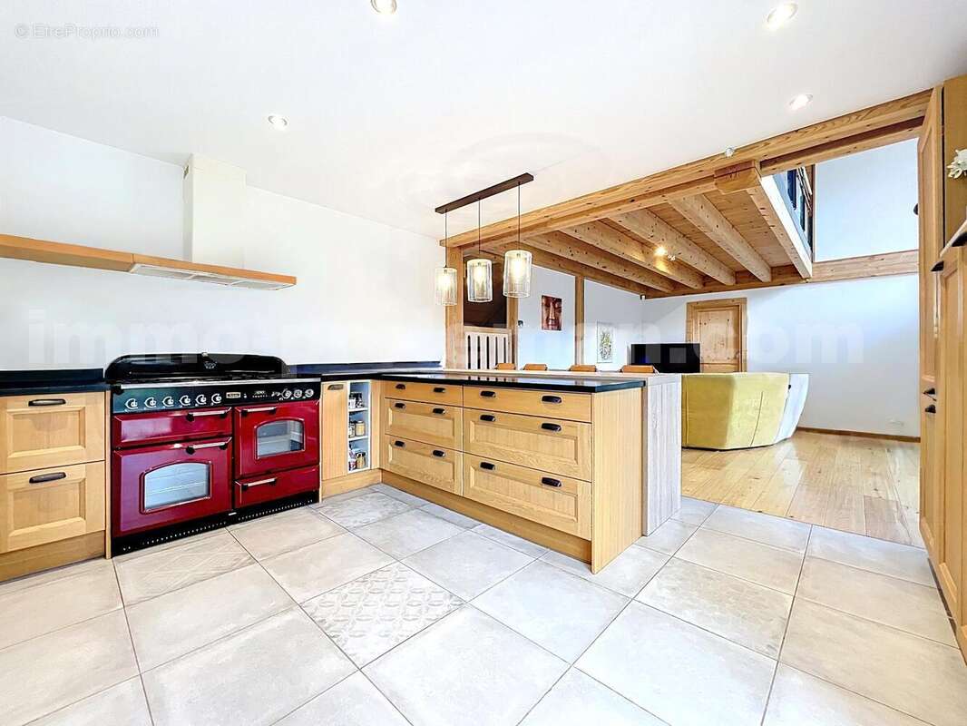 Maison_Chalet_Neuvecelle_Evian_Thonon_les_bains_proche_frontière_Suisse_Genève_villa_volume_commodité_architecte_Villa_lac_vue_leman_montagne_calme_lumineuse_véranda_ - Maison à NEUVECELLE